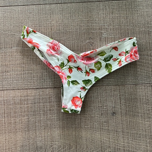 Montce White Rose Print Bikini, size XS - Picture 3 of 6